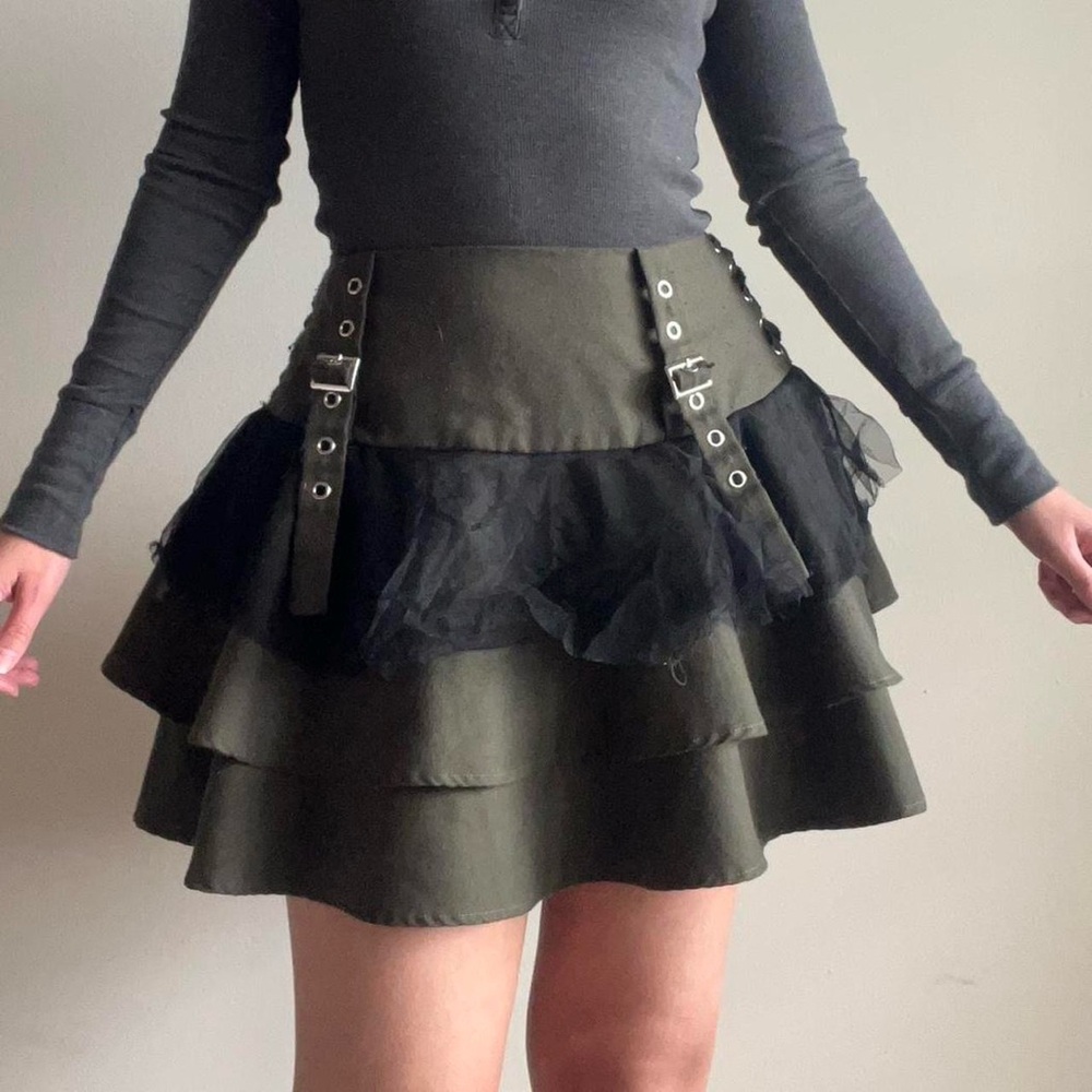 Grunge Mallgoth Punk Emo Goth Ruffle Skirt with Buckle Grommets Thorn & Fable MD